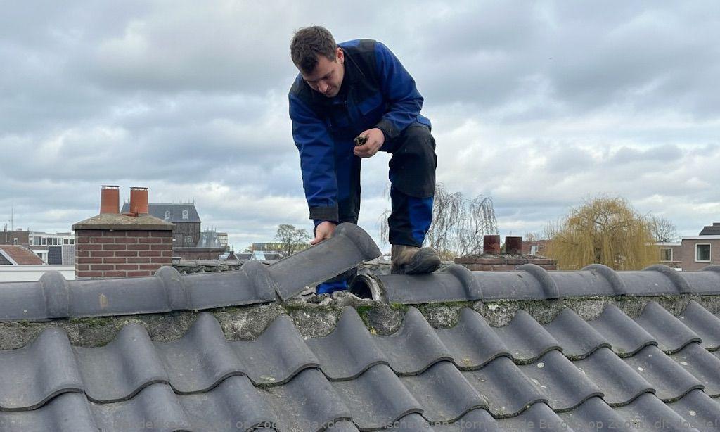 Dakdekker Inschakelen Stormschade Bergen Op Zoom